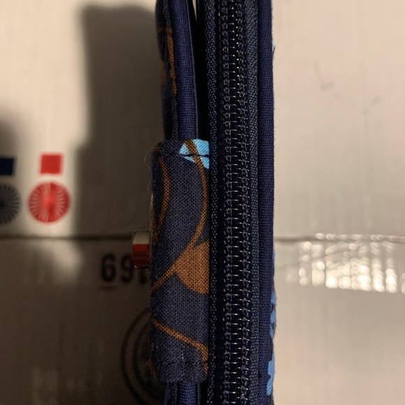 Vera Bradley Floral Wallet (EUC) - Picture 6 of 8